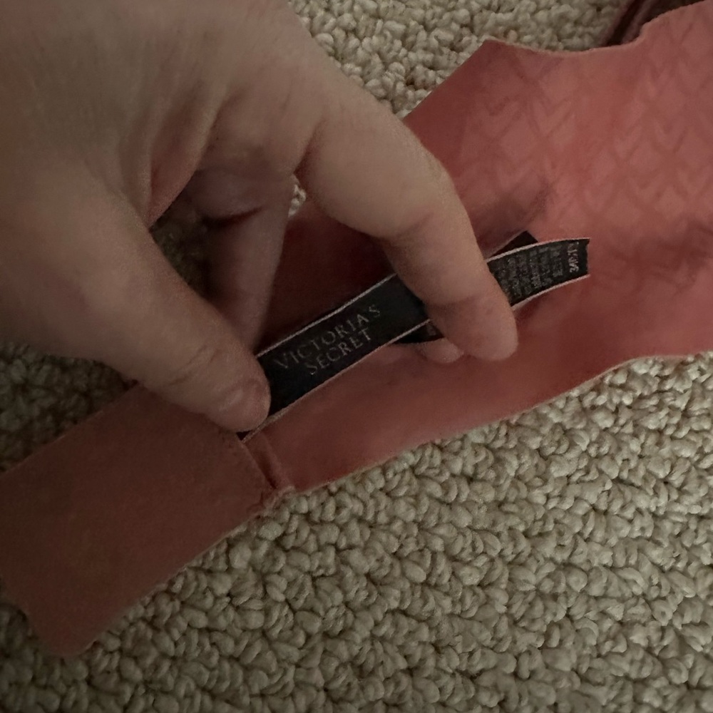 Victoria's Secret Dusty Rose Bra - Picture 3 of 4